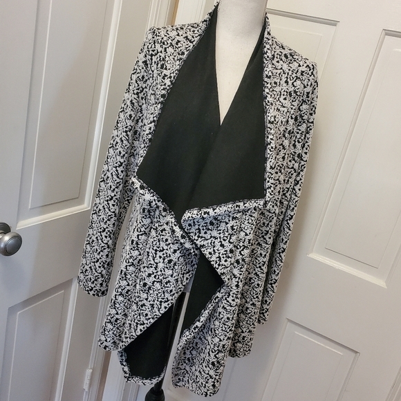 Kut from the Cloth Open front Cascading Knit Cardigan size Large, classic - Picture 1 of 8